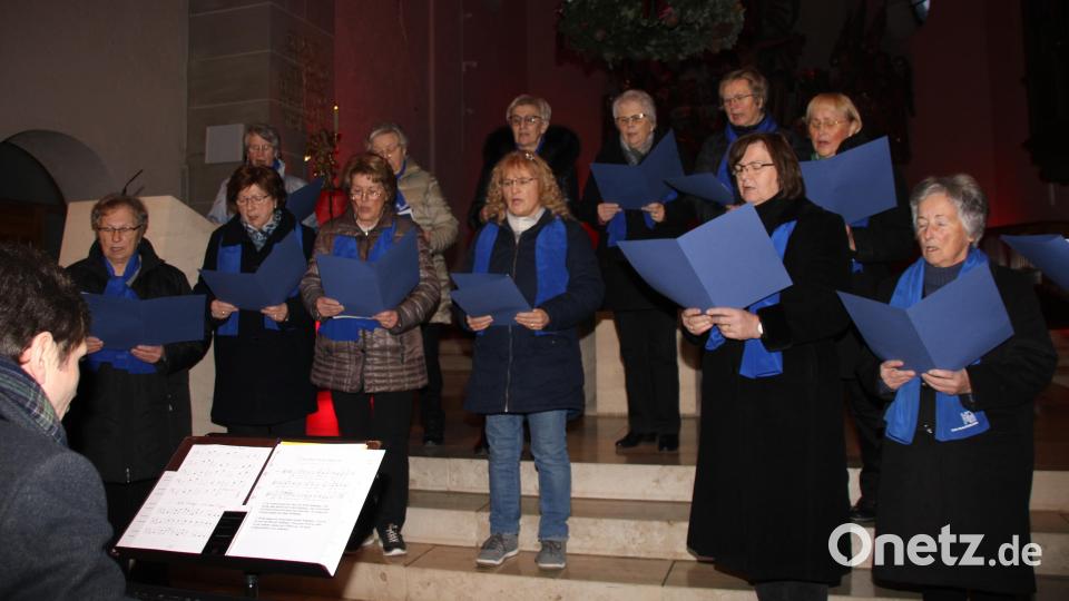 Die Pfarrei Hl. Dreifaltigkeit hat dank Kirchenmusiker Christian Farnbauer auch einen Frauenbundchor, der das Adventskonzert ebenfalls bereicherte. Bild: ads
