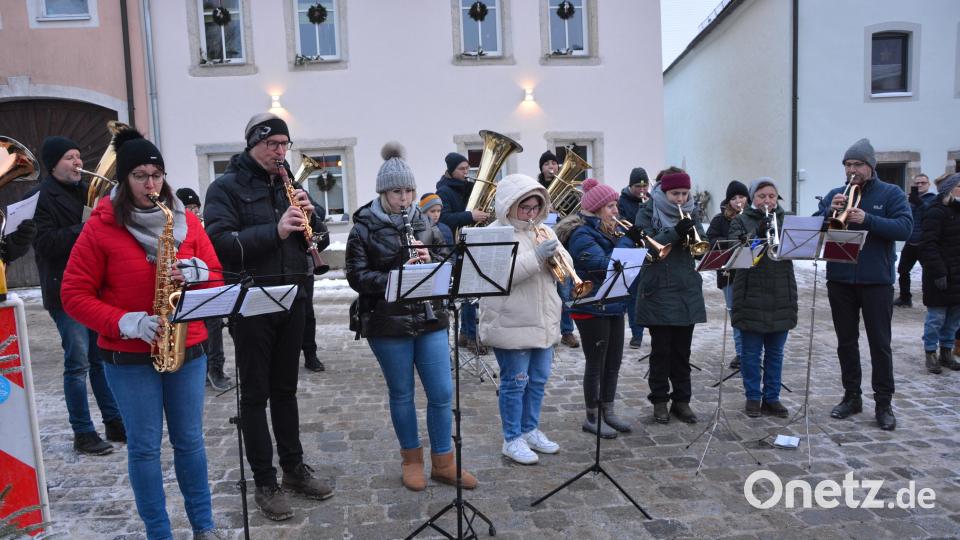 Die Blaskapelle Konnersreuth brachte sich auch ins Programm ein. Bild: jr