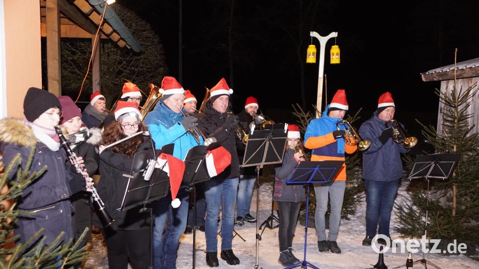 Beschwingte Melodien waren von einer Bläsergruppe zu hören. Bild: bkr