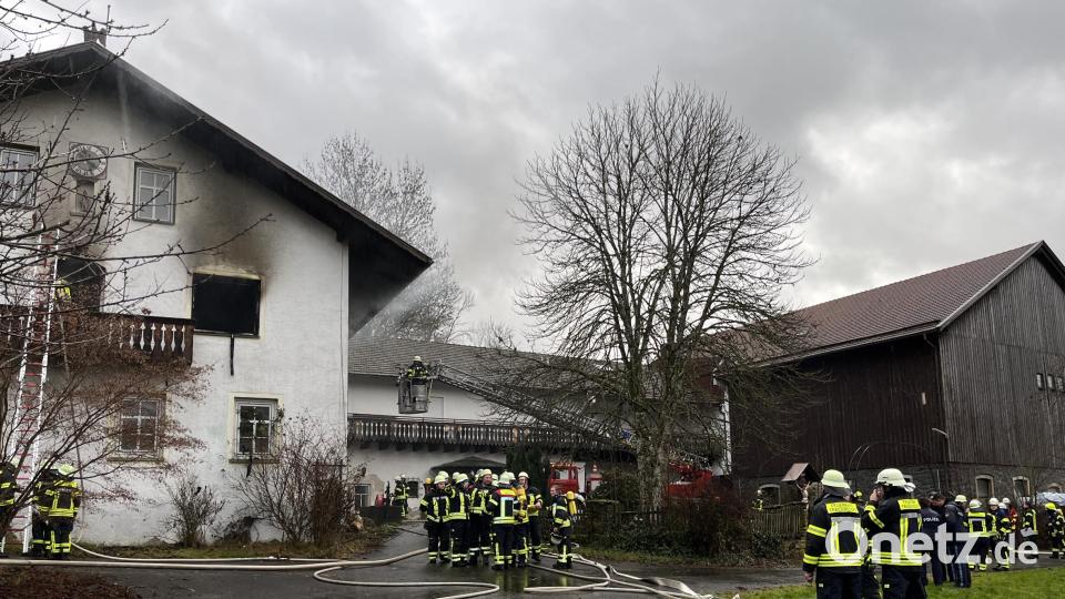 Auf einem Bauernhof in Bad Kötzting hat es gebrannt. Bild: Feuerwehr Landkreis Cham