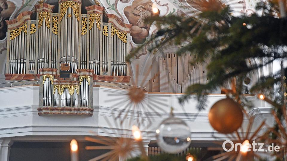 Die Orgel in St. Georg in Neustadt/WN wird an den Feiertagen ein wichtiger aber nicht der einzige Klangkörper sein, der für weihnachtliche Festtagsmusik sorgt. Bild: Gabi Schönberger