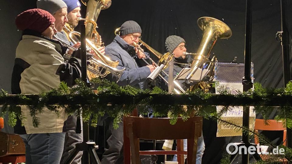 &quot;Zamg´strickt&quot; sorgte für weihnachtliche Musik Bild: Josef Glas