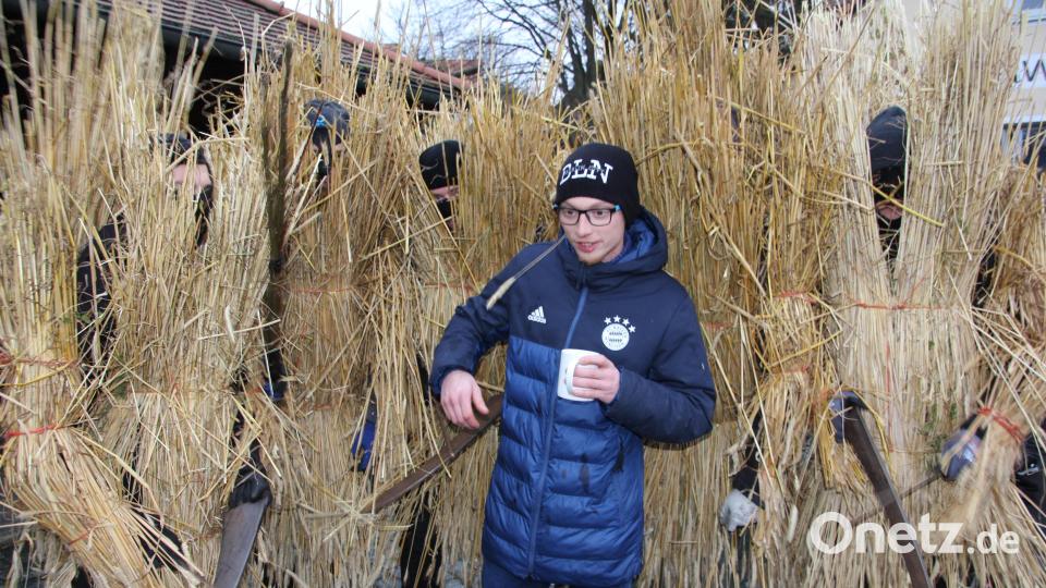 Dieser Junge wurde von den &quot;Spuchteln&quot; regelrecht eingekesselt. Bild: kro
