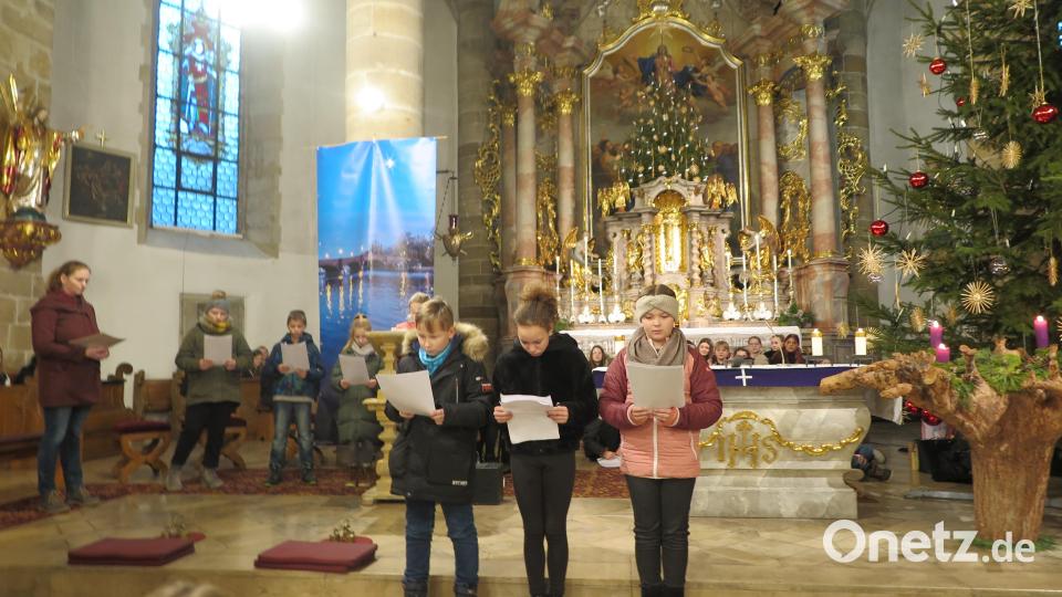 In einem Rollenspiel erzählten mehrere Schüler die Geschichte vom Kampf des kleinen Davids gegen den Riesen Goliath. Bild: jzk