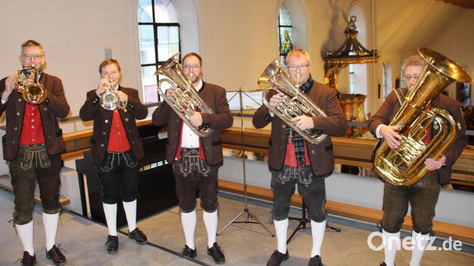 Eine Bläsergruppe umrahmte die Kinderkrippenfeier. Bild: bjo