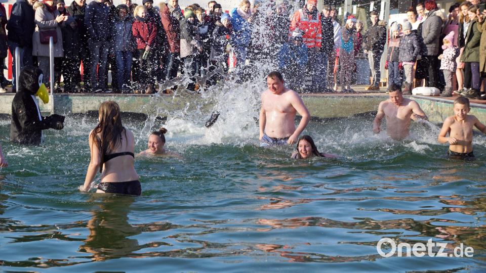 Am 1. Januar gibt es wieder das Neujahrsschwimmen im Naturerlebnisbad Kemnather Land in Immenreuth. Archivbild: bkr