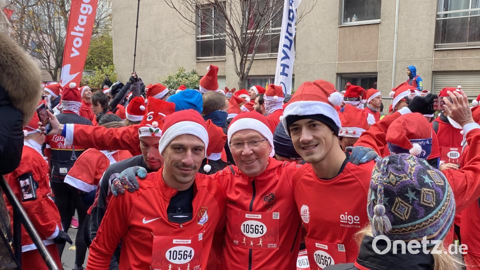 Anlass für den Besuch war die sogenannte „Corrida de Noel“, ein Benefizlauf mit mehr als 10.000 Läufern – alle verkleidet als Weihnachtsmänner, Rentiere und Christbäume. Bild: Claudia Völlink, Amt für Kultur, Stadtgeschichte und Tourismus/exb