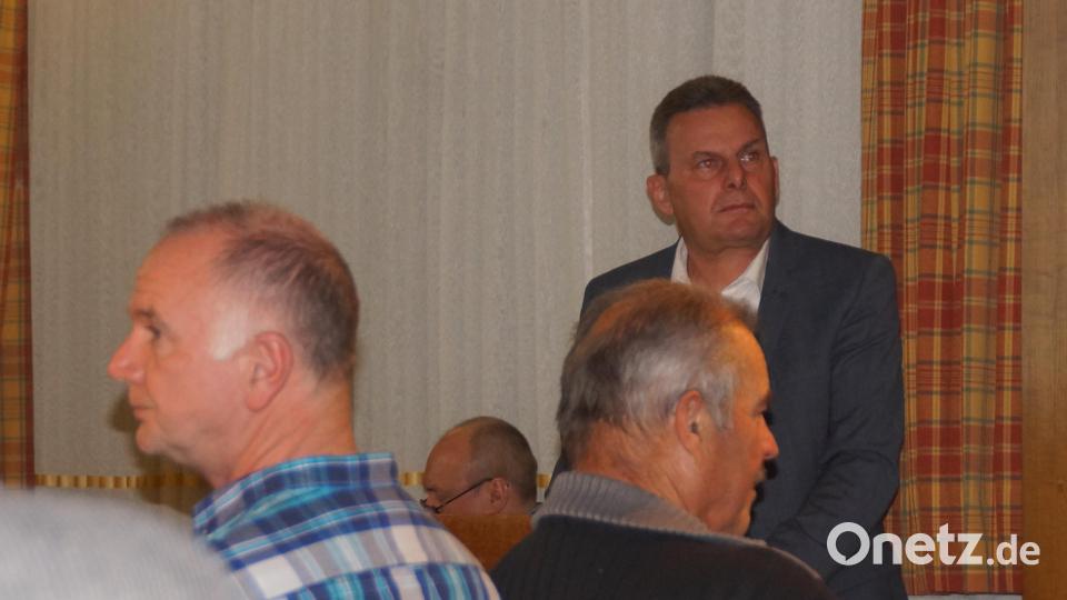 Bürgermeister Norbert Eckl blickt bei der Bürgerversammlung auf ein erfolgreiches Jahr zurück. Bild: wel