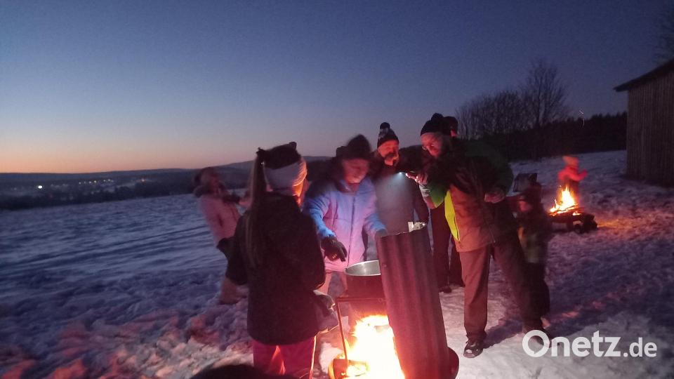 Lagerfeueratmosphäre auf dem Kalvarienberg. Bild: soj
