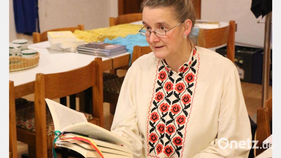 Charis Haska las aus ihren Büchern, erzählte von Ihren Erlebnissen am Maidan und informierte über die aktuelle Situation in der Ukraine. Bild: rpp