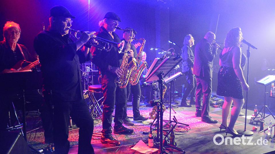 Soul Station No. 10. verwandeln die Posthalle in ein Bühnenfeuerwerk. Bild: Kunz