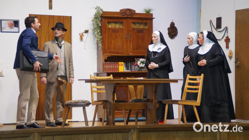 Noch wissen die Schwestern nicht, was Salvatore und Antonio im Kloster wollen Bild: wel