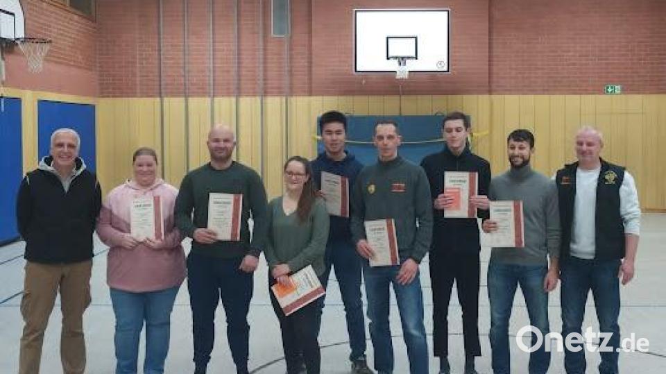 Stolz waren Trainer und Sportler auf ihre Leistungen. Bild: soj
