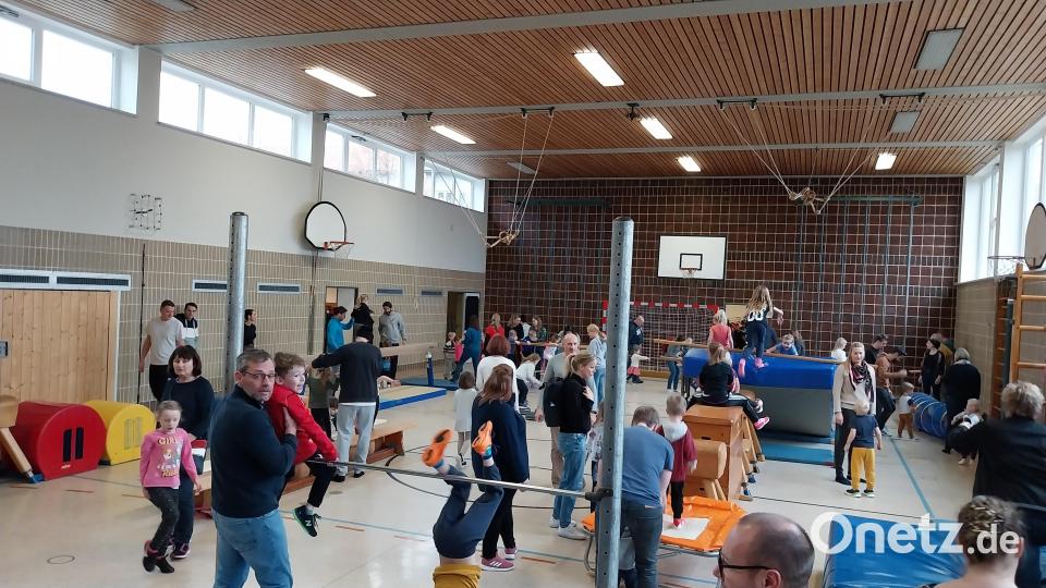 Beim TV-Indoorspielplatz in der Eglseeturnhalle war Bewegung das A und O. Bild: dob