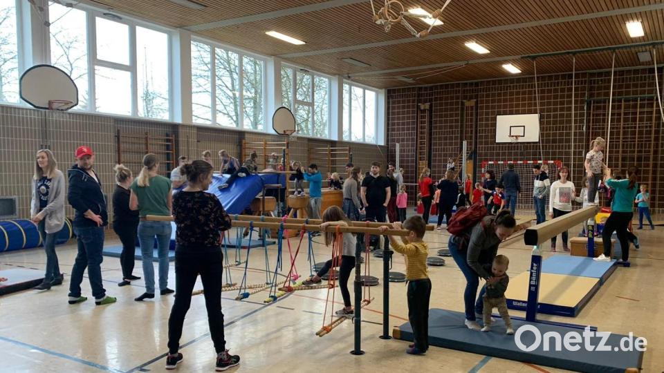 Beim TV-Indoorspielplatz in der Eglseeturnhalle war Bewegung das A und O. Bild: dob