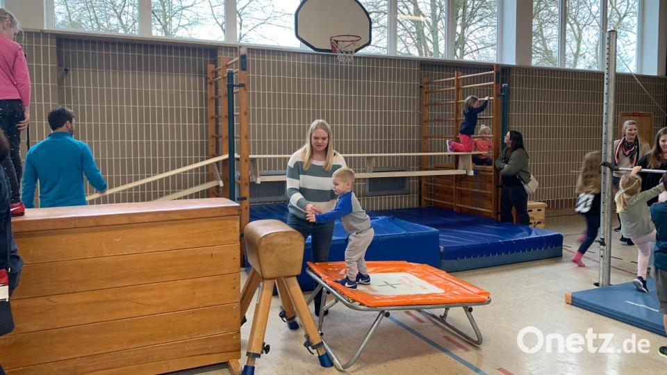 Beim TV-Indoorspielplatz in der Eglseeturnhalle war Bewegung das A und O. Bild: dob