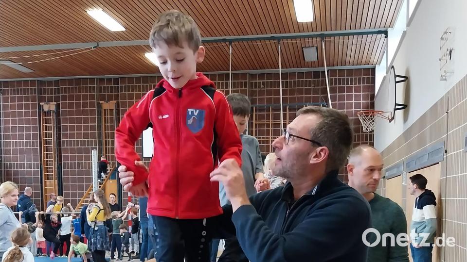 Beim TV-Indoorspielplatz in der Eglseeturnhalle war Bewegung das A und O. Bild: dob