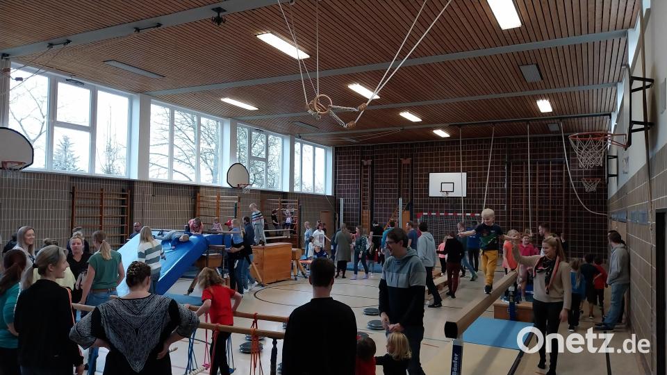 Beim TV-Indoorspielplatz in der Eglseeturnhalle war Bewegung das A und O. Bild: dob