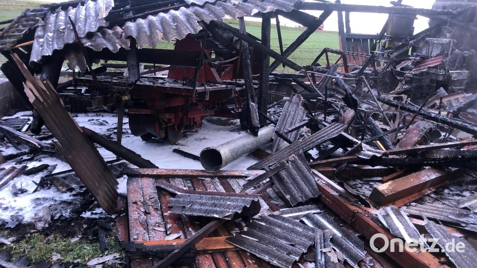 Der Schaden beträgt ersten Schätzungen zufolge 50.000 Euro. Bild: Armin Buchwald/Feuerwehr Sulzbach-Rosenberg/exb