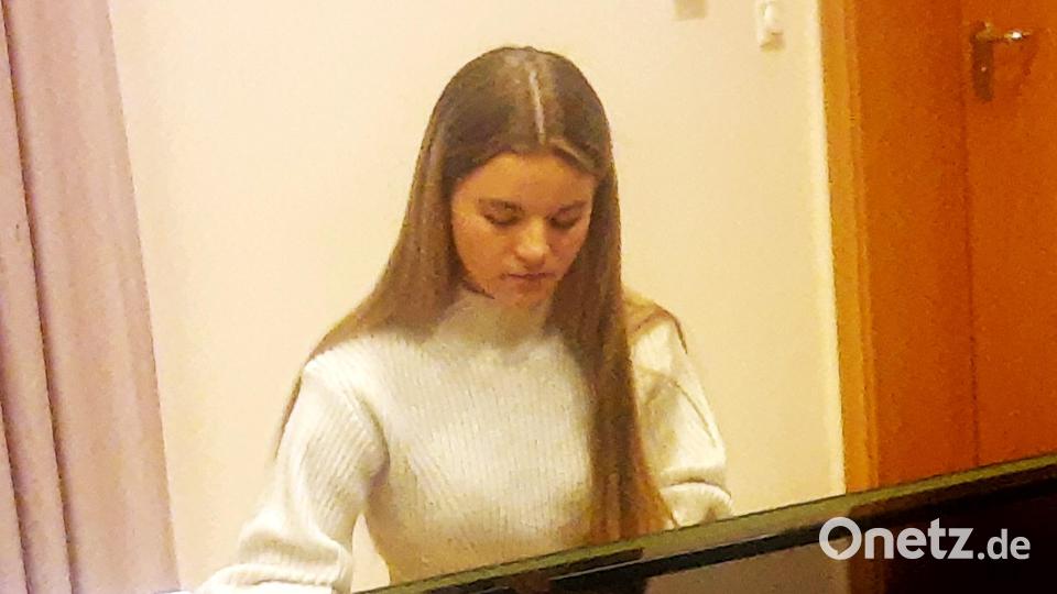 Luisa Hofmann am Flügel. Sie umrahmte den Neujahrsempfang mit vier Klavierstücken. Bild: ld