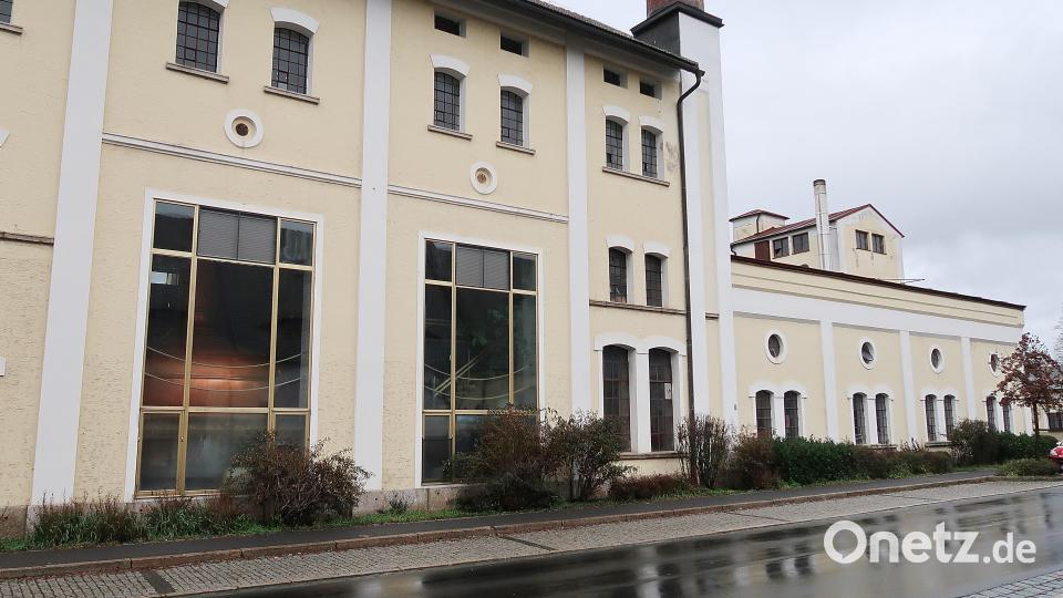 Bei der Schlossbrauerei Friedenfels läuft der Betrieb auch im nächsten Frühjahr weiter. Ein Investor aus der Oberpfalz übernimmt die traditionsreiche Brauerei. Sein Ziel ist es, die Brauerei weiter überregional auszubauen. Bild: bsc