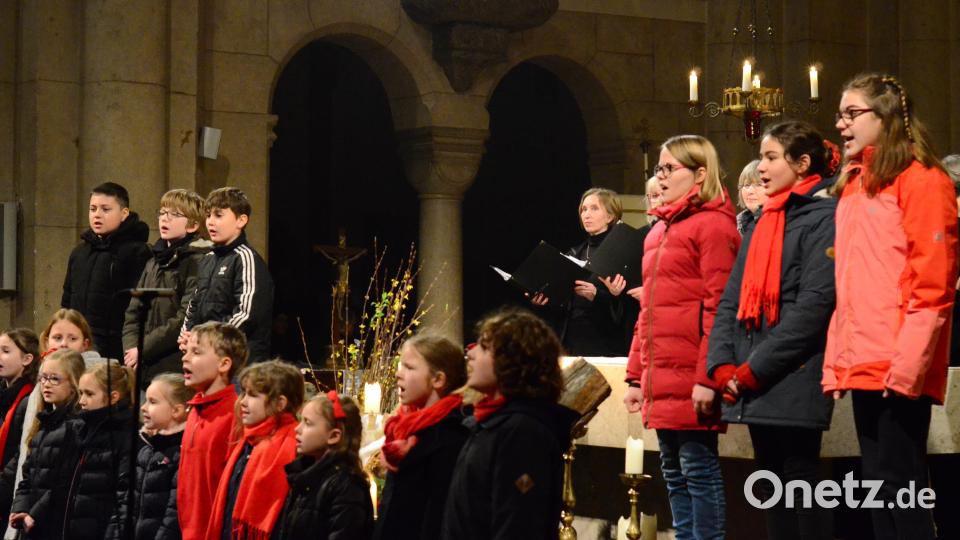 &quot;Die Weidener Stimmakrobaten&quot; singen &quot;Feliz Navidad&quot; und &quot;Mary&#039;s Boy Child&quot;. Bild: Kunz