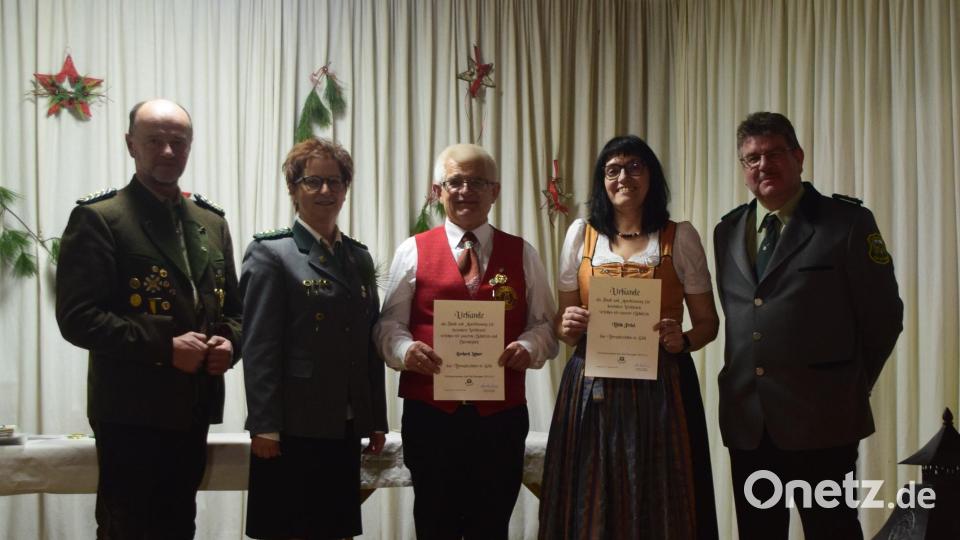 Verleihung des Goldenen Ehrenzeichens (von links): Werner Wendl, Annette Rauscher, Gerhard Lehner, Edith Prösl, Johannes Rupprecht. Bild:  Karl-Heinz Weiß, Martin Peter/exb