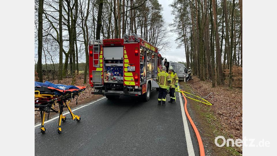 Zahlreiche Einsatzkräfte waren bei dem tödlichen Unfall in Holnstein bei Neukirchen im Einsatz. Bild: lei