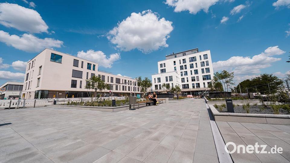 Der Bau des Gebäudekomplexes „The Place“ in Herzogenaurach ist das größte Projekt in der Geschichte der Kommunalen Entwicklungs- und Wohnungsbaugesellschaft (Kewog) Tirschenreuth. Das Millionenprojekt hat der Gesellschaft nicht nur viel Renommee, sondern auch einen Preis eingebracht. Bild: Jakob Marweih, Kewog