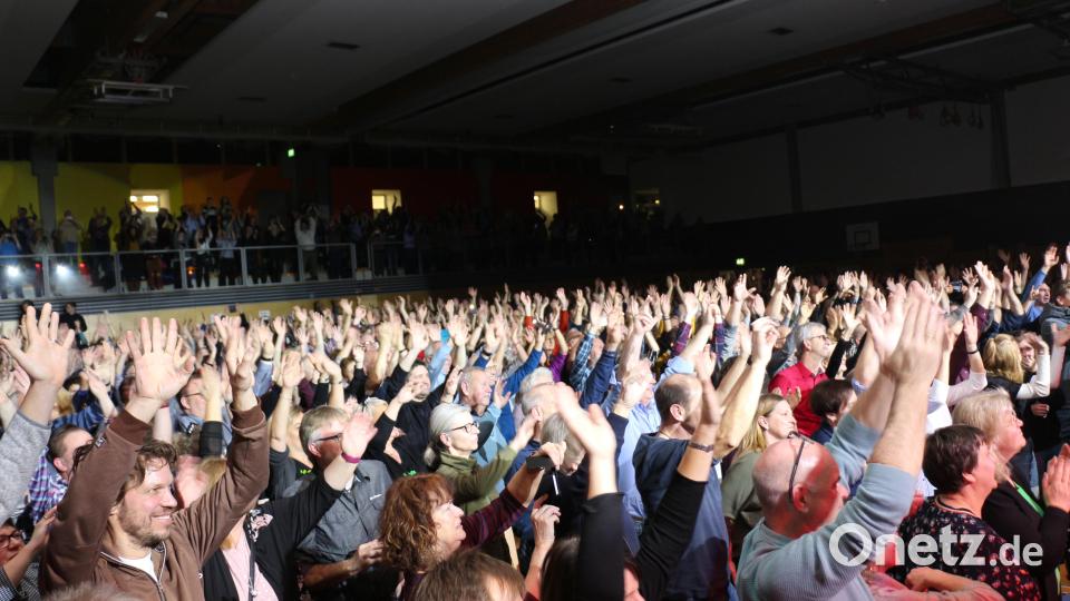 Die Fans sangen begeistert mit. Bild: rpp