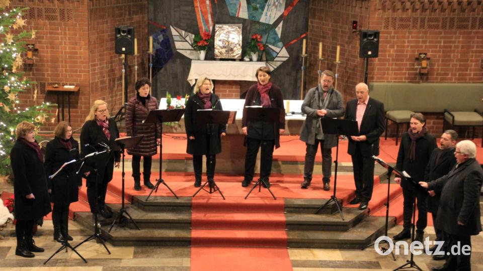 Das Vokalensemble &quot;ChorDiSono&quot; begeisterte mit einem genussvollen Konzert in der Missionskirche St. Peter. Bild: kro