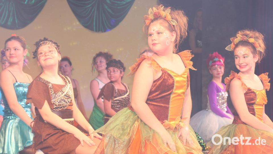 Die Tursiana-Jugendgarde bei ihrem Schautanz. Bild: kro