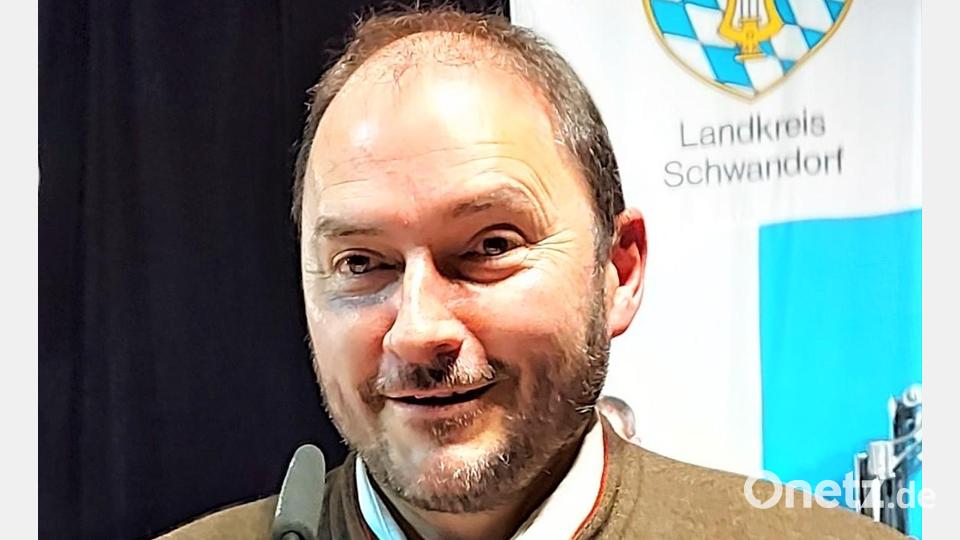 &quot;Weil wir diese Strapazen und unseren Kapellmeister lieben!&quot; (Moderator Gottfried Berger zur Motivation für die vielen Proben) Bild: lg