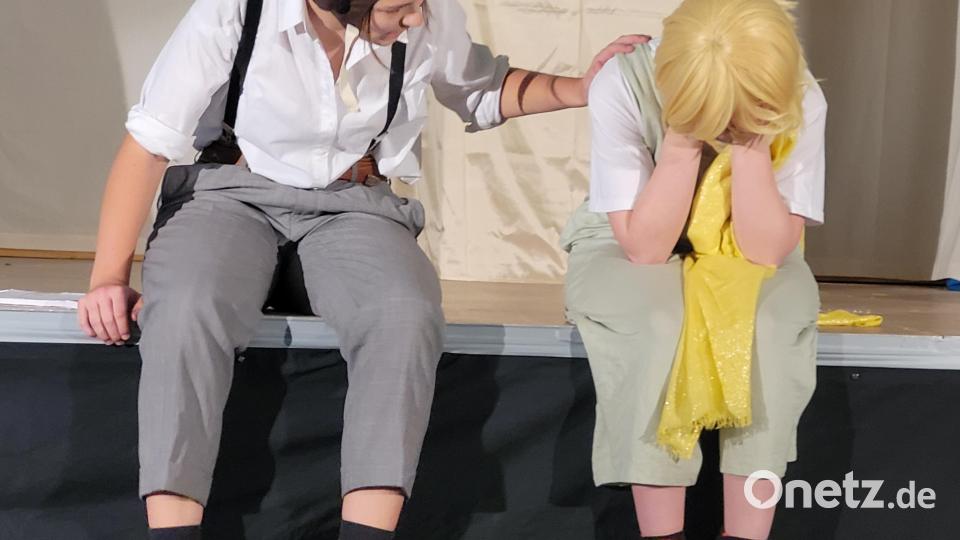 Eine zu Herzen gehende Theateraufführung "Der kleine Prinz" im Gymnasium Neustadt/WN. Bild: Nadine Neuwirth./exb