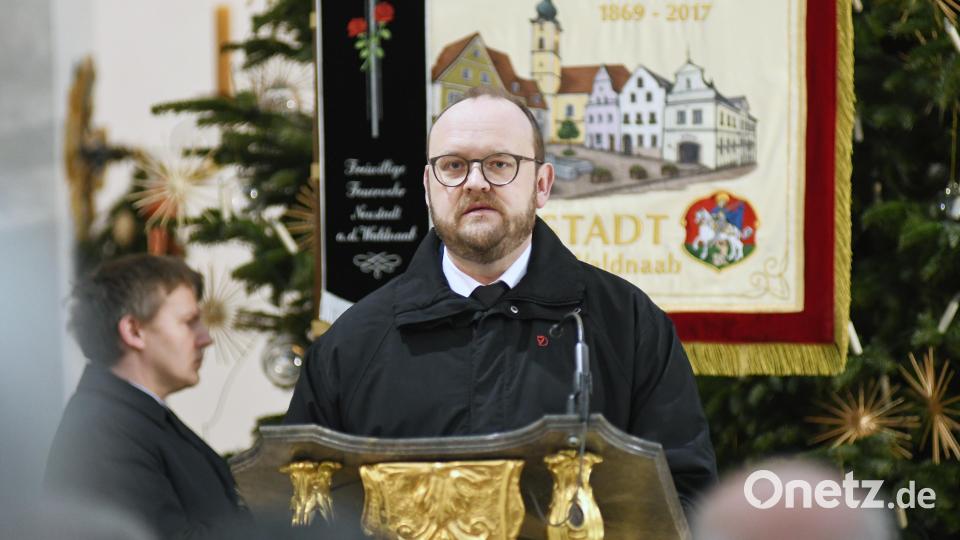 Landrat Andreas Meier würdigt Anton Binner. Bild: Gabi Schönberger