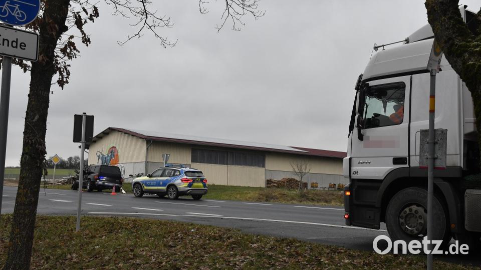 Die Staatsstraße 2120 war kurzzeitig gesperrt. Bild: Petra Hartl