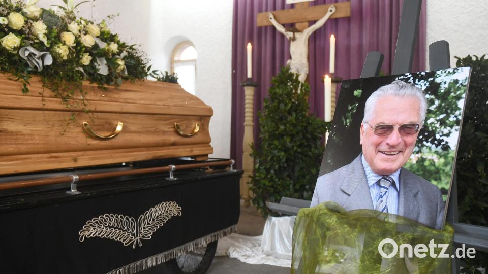 Anton Binner aufgebahrt in der Friedhofskapelle. Bild: Gabi Schönberger