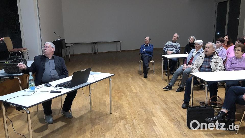 Den Vortrag &quot;Der Seibertsbach erzählt&quot; beim Historischen Club Marktredwitz hatte Volker Grunert (links) ausgearbeitet. Bild: wro