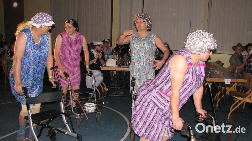 Der Renner des Abends war der Auftritt der Spice Girls, die ihr Publikum mit vielen tänzerischen Einlagen begeisterten -sogar am Rollator. Bild: knh