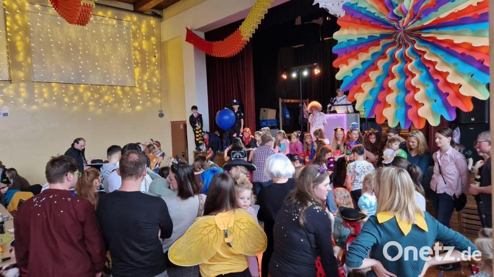 Kinderfasching &quot;Kidsdäänz&quot; der Feuerwehr Griesbach. Bild: German Hartmann/exb