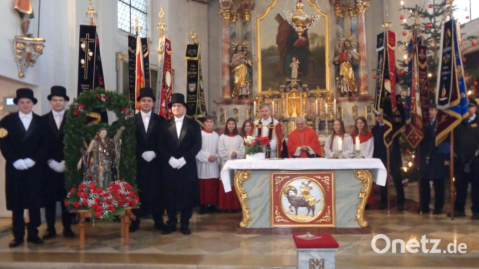Zum Gottesdienstabschluss wird das Sebastianslied angestimmt. Bild: amö