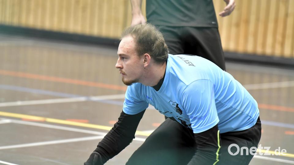 Gehalten! Torhüter Fabian Gruber vom ASV Haselmühl. Bild: Hubert Ziegler
