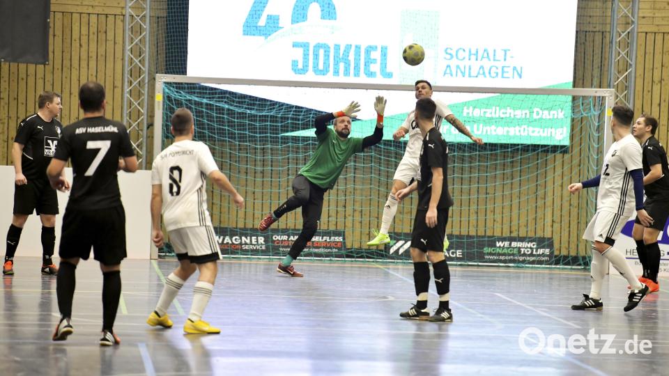 Der ASV Haselmühl im Spiel um Platz 3 gegen den SV Michaelpoppenricht. Bild: Hubert Ziegler