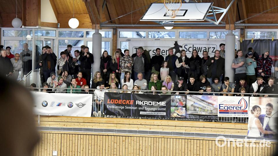 Großes Zuschauerinteresse herrschte beim Spedition-Wagner-Cup des ASV Haselmühl. Bild: Hubert Ziegler
