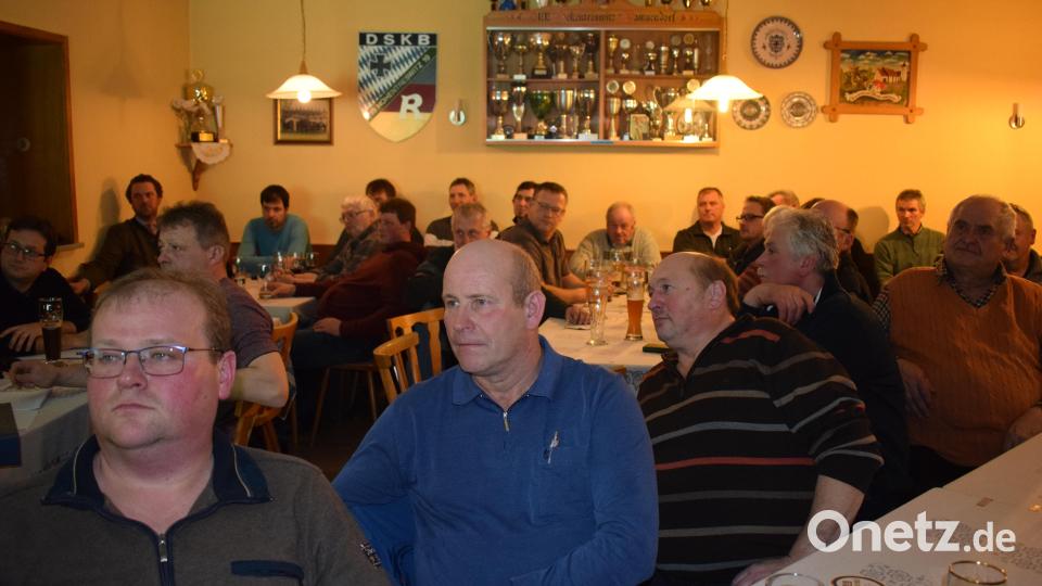 Die 47 Versammlungsteilnehmer waren auf die Politik nicht gut zu sprechen. Viele fürchten um ihre Existenz. Bild: bnr