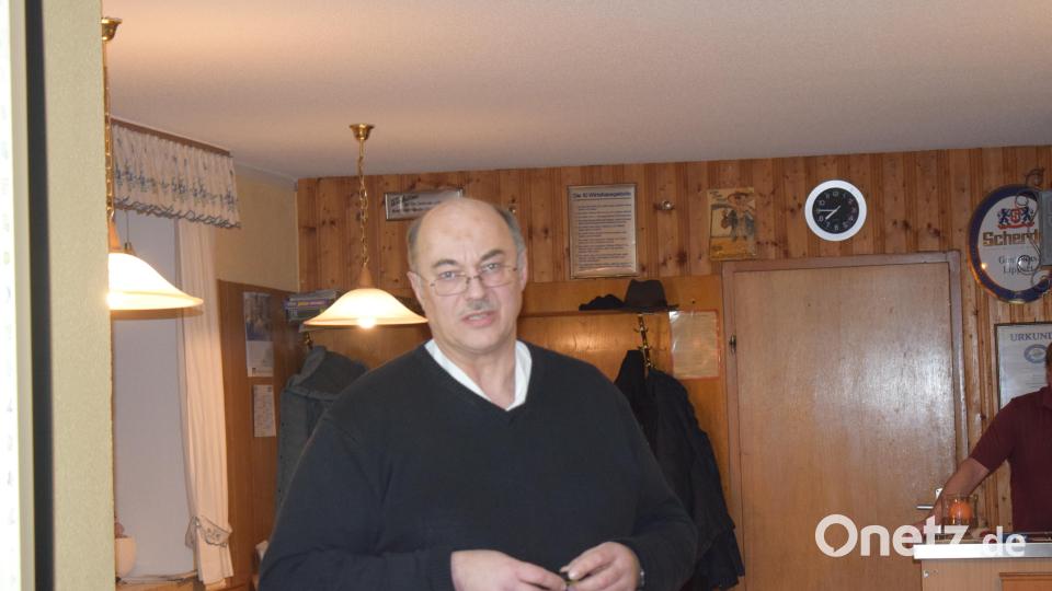 Die Gründungsversammlung der Interessengemeinschaft leitete BBV-Geschäftsführer Josef Wittmann. Er sicherte auch die Unterstützung des Bauernverbandes zu. Bild: bnr