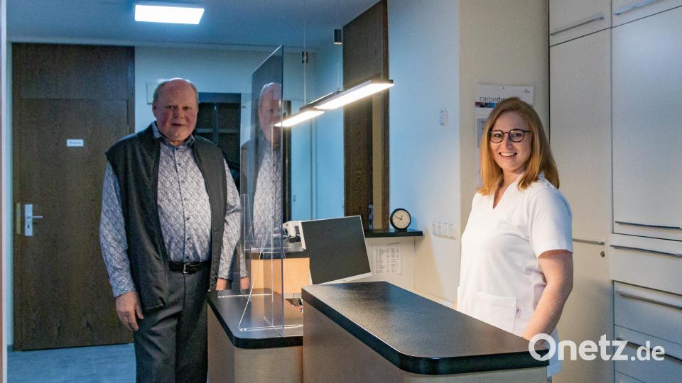 Zahnärztin Katharina Ziegler hat im Januar die Praxis von die Zahnarzt Dr. Wolfgang Wameser übernommen, der im Alter von 70 Jahren in den Ruhestand wechselte. Bild: Susanne Forster
