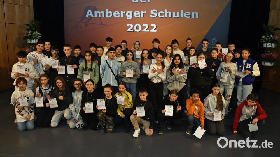 Die Dreifaltigkeitsmittelschule stellte in diesem Jahr die größte Gruppe der zu ehrenden Schüler. Bild: Petra Hartl