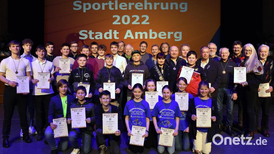 Quer durch alle Altersgruppen wurden Auszeichnungen verteilt. Bild: Stephan Huber