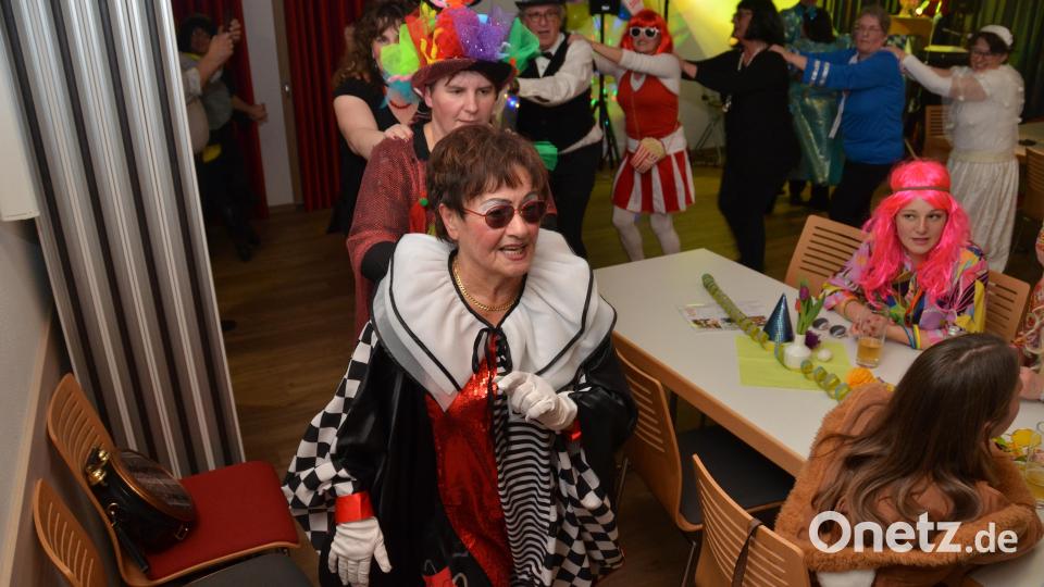 Beim Pfarrfasching ging es erstmals seit zwei Jahren wieder bei einer bunten und turbulenten Faschingssause rund. Bild: dob